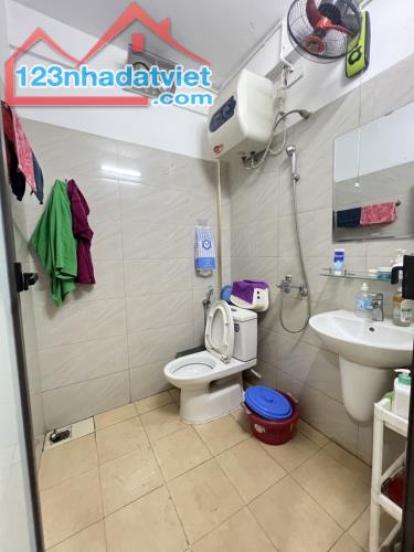 Bán nhà mặt phố Nguyễn Thái Học, quận Ba Đình, 37m2 x 5 tầng, mặt tiền 4,1m giá 25 tỷ rưỡi - 2