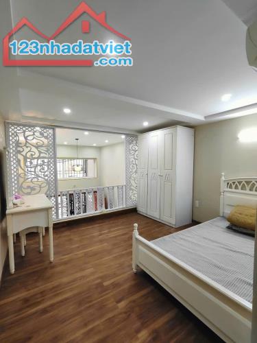 Hiếm! Bán nhà Trương Định 50m2.MTx5m gần phố, gần ô tô, tặng full nội thất - 2