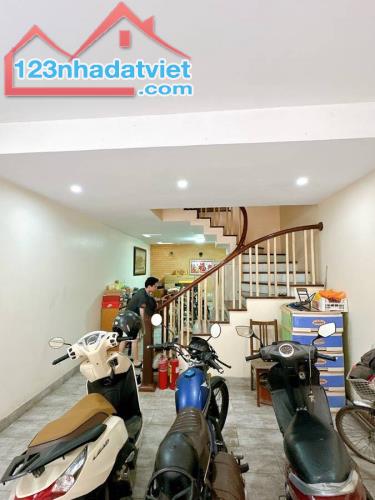 Cần Bán Nhà Bồ Đề, Long Biên 50m2 5T, MT 5M Dân Xây 12 Tỷ Hơn, Ngõ Thông Phố Hồng Tiến - 1