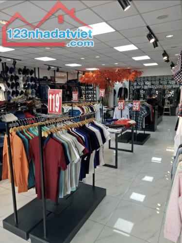 Bán nhà Mặt tiền KD Huỳnh Tấn Phát - Phú Mỹ - Quận 7 , 11.5x50m, Cấp 4, giảm 62 tỷ. - 1