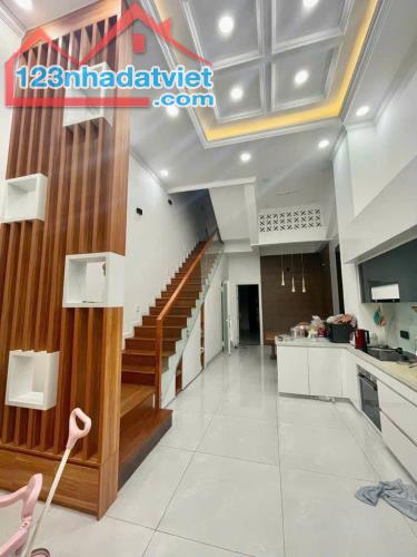 MT TÚ XƯƠNG - NGAY XA LỘ HÀ NỘI - 3 TẦNG - 112m2 - 12.5 TỈ - 3