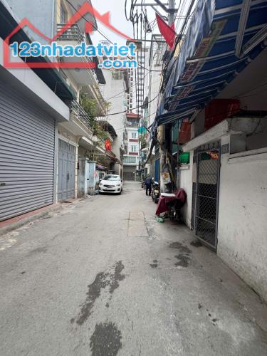 Bán nhà TÂN MAI HOÀNG MAI – Ô tô lùi cửa, 38m² x 5 tầng, giá chỉ 7.95 tỷ – Gần hồ - 2