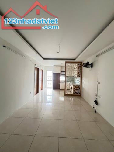 Căn hộ CC ngõ 622 MINH KHAI - 65m - 2 ngủ - thoáng sáng - Hàng xóm Times City - 4,4 tỷ