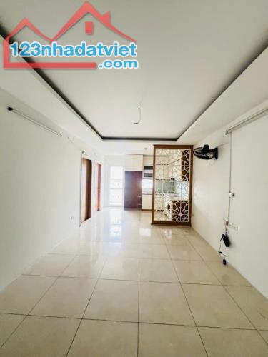 Căn hộ CC ngõ 622 MINH KHAI - 65m - 2 ngủ - thoáng sáng - Hàng xóm Times City - 4,4 tỷ - 2