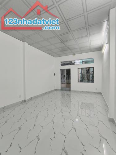 NHÀ BÁN NGUYỄN KIỆM GV - GIÁP BV 175 - CHỈ 5 PHÚT RA SÂN BAY TSN - DT 54M² - 2 TẦNG HƠN 5 - 4