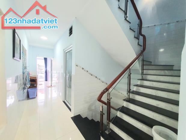 Mặt tiền Thích Bửu Đăng P.1 GV, 129m2 ngang 5,5m , nhà 3 tầng BTCT - 4