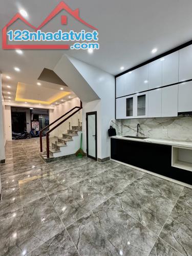 ĐƯỜNG LÁNG💎 55M2 x 4T💎 MT 3.9M💎 14.2 TỶ💎 Ô TÔ ĐỖ CỬA💎 KINH DOANH SẦM UẤT💎 2 THOÁNG - 3