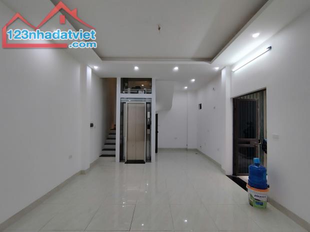 Nhà đẹp 02 mặt thoáng 31/34m2 XaLa–thang máy – 10m oto tránh đỗ - 1