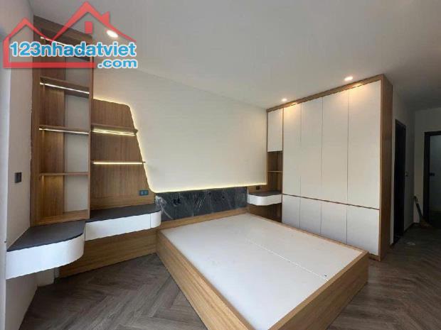 BÁN NHÀ XÂY MỚI NGÕ 331 BÁT KHỐI LONG BIÊN-35M X 5 TẦNG FULL NỘI THẤT-CÁCH OTO 30M - 1