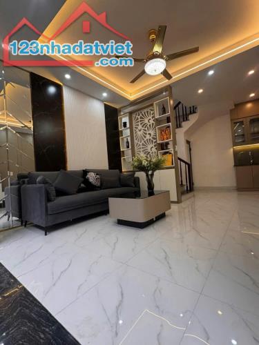 Em Cần Bán Nhà Trương Định Hoàng Mai – Ô Tô Qua – 32m 5 Tầng Tặng Nội Thất, 5,9 Tỷ. - 3