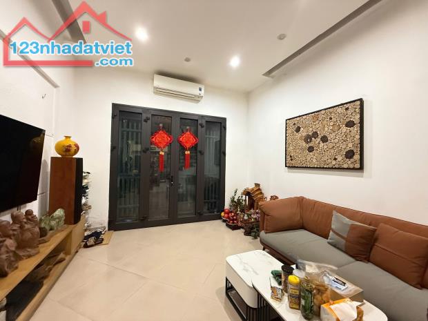 Bán nhà phố Võng Thị 45m2 – 4 tầng 2 thoáng dân xây cực đẹp 10.8 tỷ gần Hồ Tây - 1