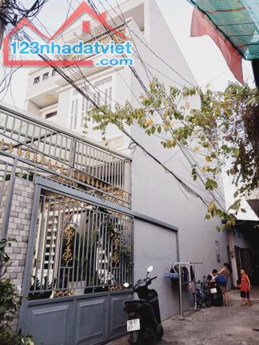 BÁN NHÀ MẶT TIỀN ĐƯỜNG SỐ, BHH, BÌNH TÂN 3 TẦNG 134M2, NHỈNH 8 TỶ