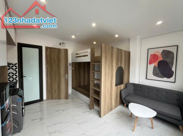 Nhà dịch vụ dòng tiền Ngõ Chợ Khâm Thiên 30m2*7 tầng thang máy 7.5 tỷ- 5 căn hộ studio - 2