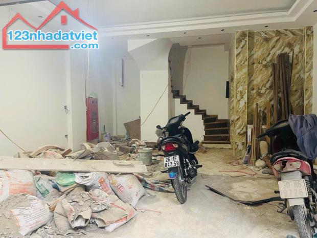 Hàng hiếm Lạc Long Quân, 50m2, 8 tầng, thang máy, mặt tiền 6m,  gara ô tô, 10m ra mặt - 2