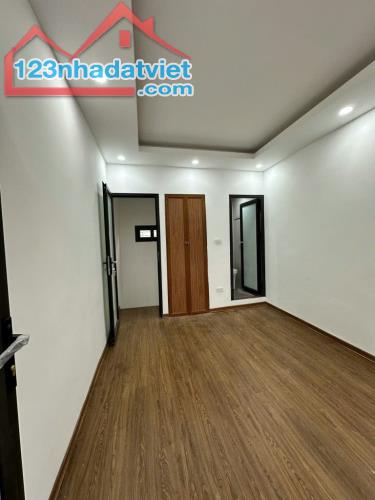 Tập thể Bùi Ngọc Dương, Hai Bà Trưng, tầng 2+3 DTSD 120m2 x 3 ngủ, ba công chill, 2 WC. - 2