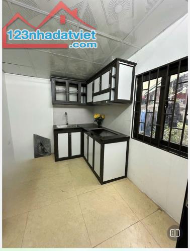Tập thể Bùi Ngọc Dương, Hai Bà Trưng, tầng 2+3 DTSD 120m2 x 3 ngủ, ba công chill, 2 WC. - 4