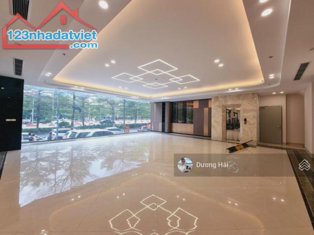 Bán nhà mặt phố Hoàng Quốc Việt - 270m2 - mặt tiền 10m - 8 tầng thang máy - 1