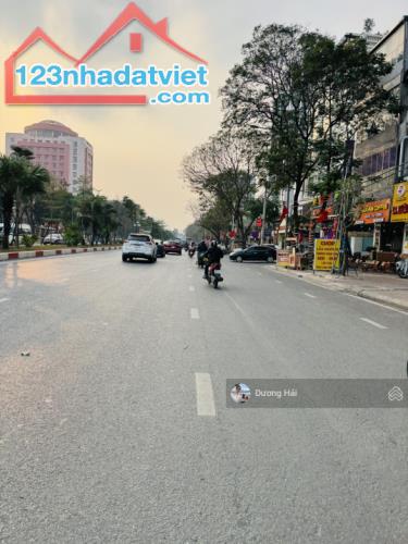 Bán nhà mặt phố Hoàng Quốc Việt - 270m2 - mặt tiền 10m - 8 tầng thang máy - 3