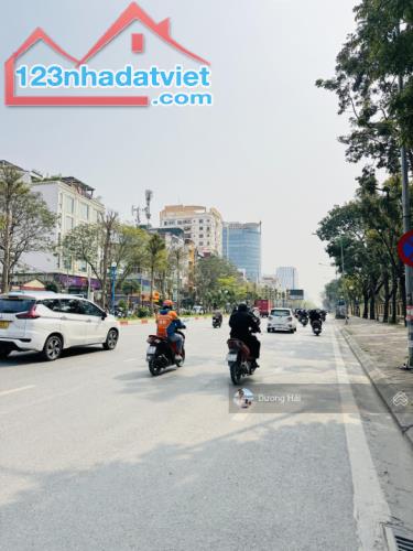 Bán nhà mặt phố Hoàng Quốc Việt 10 tầng thang máy lô góc đầu tư tích sản sẵn dòng tiền
