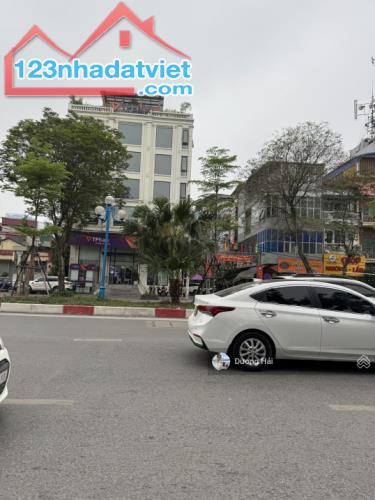 Bán nhà mặt phố Hoàng Quốc Việt 10 tầng thang máy lô góc đầu tư tích sản sẵn dòng tiền - 2