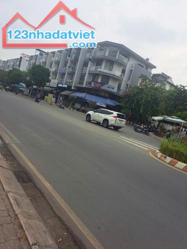 NHINH 17 TỶ. NHÀ VỊ TRÍ RẤT ĐẸP CÓ THANG MÁY VỪA Ở VỪA KINH DOANH .KHU VIP MIZUKI PARK
