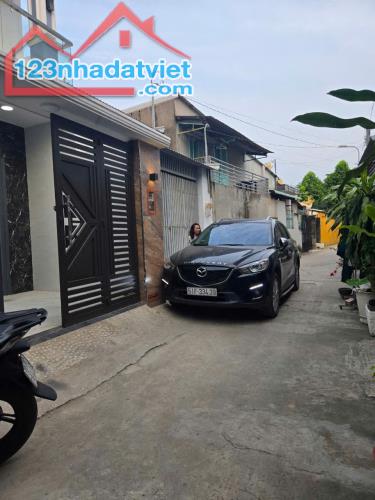 NHÀ 3TẦNG MỚI ĐẸP,HẺM XE HƠI SÁT VINHOMES QUẬN 9 DT62M,PHƯỜNG LONG BÌNH,CHỈ NHỈNH 5TỶ TL - 1