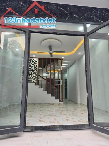 NHÀ 3TẦNG MỚI ĐẸP,HẺM XE HƠI SÁT VINHOMES QUẬN 9 DT62M,PHƯỜNG LONG BÌNH,CHỈ NHỈNH 5TỶ TL - 2