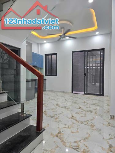 NHÀ 3TẦNG MỚI ĐẸP,HẺM XE HƠI SÁT VINHOMES QUẬN 9 DT62M,PHƯỜNG LONG BÌNH,CHỈ NHỈNH 5TỶ TL - 3