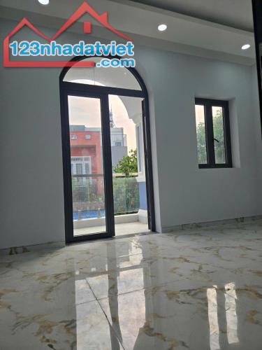 NHÀ 3TẦNG MỚI ĐẸP,HẺM XE HƠI SÁT VINHOMES QUẬN 9 DT62M,PHƯỜNG LONG BÌNH,CHỈ NHỈNH 5TỶ TL - 4