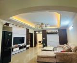 Tập thể phố Hoàng Cầu, Đống Đa, 100m2 nhà đẹp, 3 ngủ, 2wc, 2 ban công ô tô tránh cầu thang