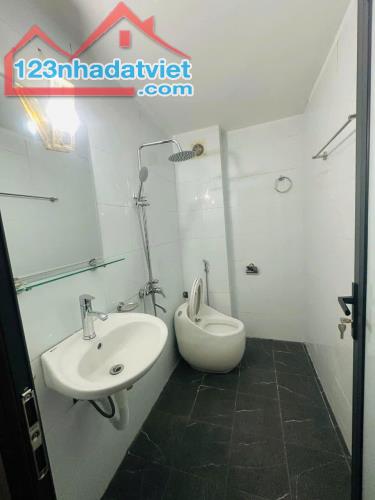 BÁN NHÀ CHIẾN THÁNG, PHÂN LÔ, Ô TÔ 40M2, GIÁ 9 TỶ - 2