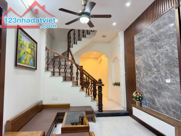 BÁN NHÀ CHIẾN THÁNG, PHÂN LÔ, Ô TÔ 40M2, GIÁ 9 TỶ - 3