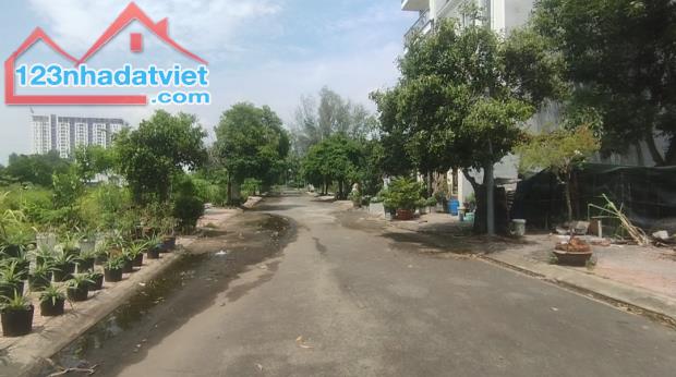 Cần bán đất nền giá tốt Mẫu giáo trung ương 3, Phú Hữu, Quận 9 có diện tích từ 150m2 - 2