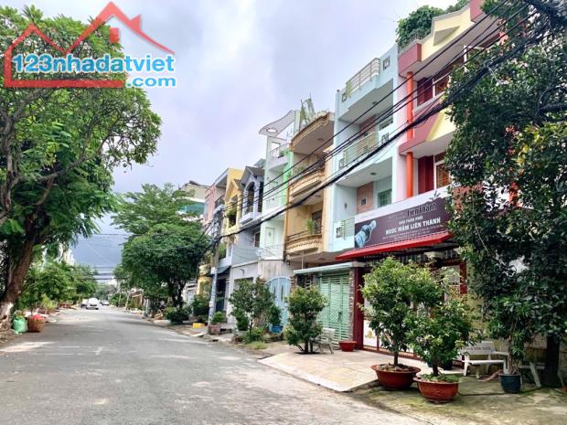 Bán nhà Mặt tiền Tên Lửa 5x20M -3Tầng đường nhựa 10m. Nhỉnh nhẹ 11Tỷ