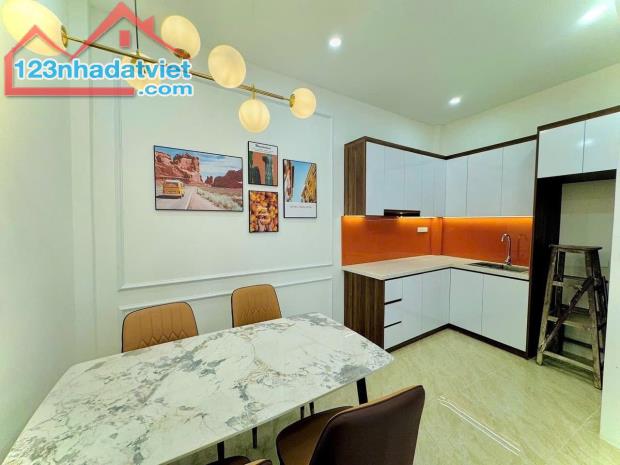 Bán gấp nhà phố Trương Định, Hai Bà Trưng, nhà đẹp 2 mặt thoáng, mặt tiền rộng, ở sướng - 1