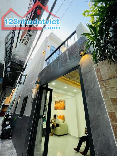 Chủ cần bán gấp căn nhà ở Đường Sư Vạn An, P.2, Quận 10