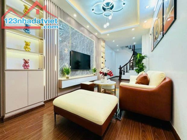 Bán nhà riêng chính chủ 6 tầng khu Nam Đồng DT 30m giá 7.5 tỷ