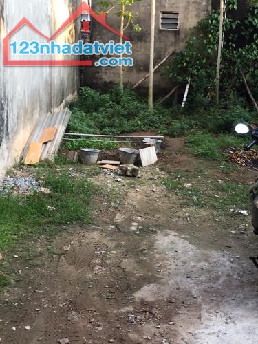 Bán đất mặt ngõ thông ô tô Đường Láng, Đống Đa. Dt 98 m2, Mt 5,2m. Lô góc xây CCMN, VP.
