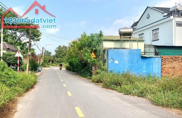 Cần tiền bán gấp miếng đất thổ cư 107m2 ở xã Tân An Hội - Củ Chi giá 630 triệu.