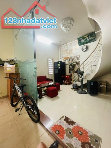 ♣ Nhà Góc Kiệt thẳng 30m ra MT Nguyễn Du, 30m2, 3 tầng, cứng cáp, 3PN, 2.65 tỷ - 3