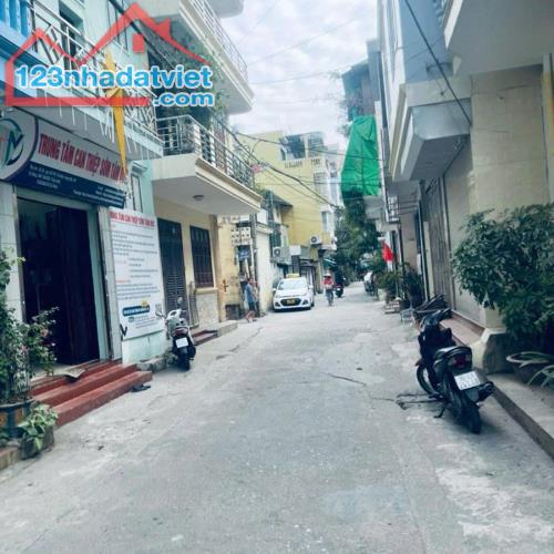Kịch độc! Phân lô, lô góc, ô tô tránh Tân Mai, Hoàng Mai, 71m2, MT5m, 16 tỷ  (CTL)