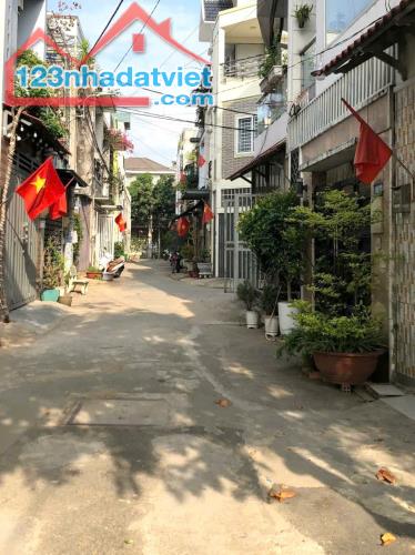 Đất Phân Lô Mới Về, Hẻm Xe Hơi, Gần Chợ Long Trường, Q9, DT 60m2, Chỉ 3.3tl