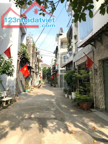 Đất Phân Lô Mới Về, Hẻm Xe Hơi, Gần Chợ Long Trường, Q9, DT 60m2, Chỉ 3.3tl - 3