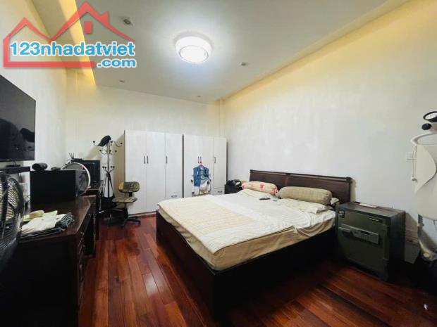 Bán nhà riêng Thái Thịnh Đống Đa 40m2*3 tầng*9.8 tỷ