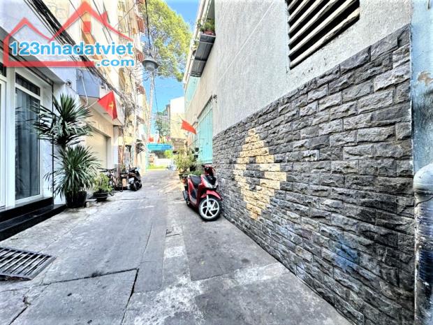 NHỈNH 5 TỶ - NHÀ HXH HOÀNG SA QUẬN 3 - SÁT MẶT TIỀN - 30M2 3 TẦNG - MUA CHO THUÊ/GIỮ TIỀN