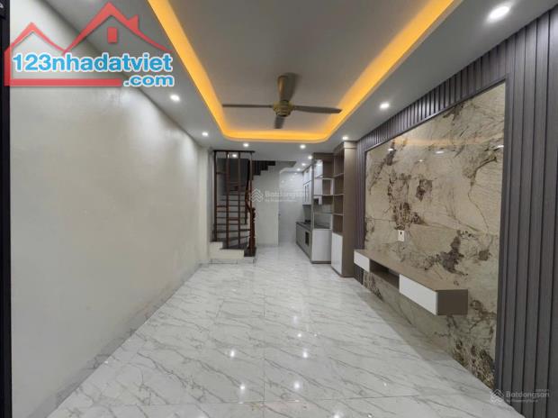 Giá Cực Tốt chỉ 3.05tỷ sở hữu nhà 5 tầng Biên Giang - - 1