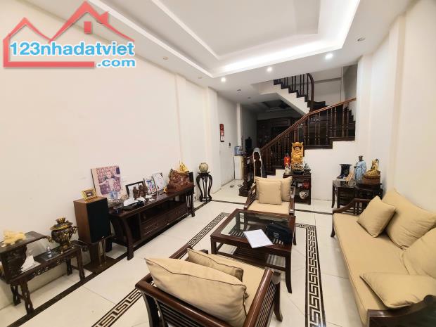 SIÊU HIẾM-Bán nhà Phố Nguyễn Tuân 44/50mx5Tầng,MT 4.2m 21.5 Tỷ cách phố chỉ 10m