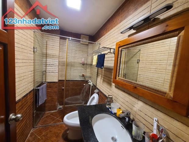 SIÊU HIẾM-Bán nhà Phố Nguyễn Tuân 44/50mx5Tầng,MT 4.2m 21.5 Tỷ cách phố chỉ 10m - 4
