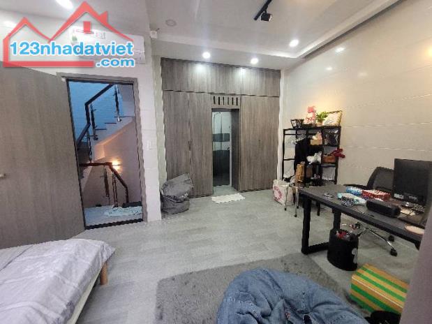 HẺM XE HƠI THÔNG NÉ NHAU - TRƯỜNG CHINH TÂN BÌNH - NGANG 5.6M - CHỈ 8.9 TỶ - 4