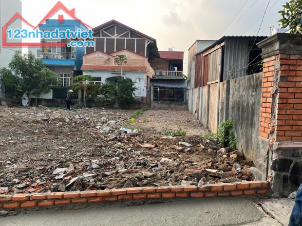 Bán nhanh đất 4.1*14m . Thị trấn Hóc Môn. Gần Ql22 và song song